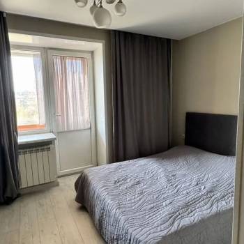 Продается 1-комнатная квартира, 49 м²