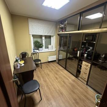 Продается Нежилое помещение, 90 м²
