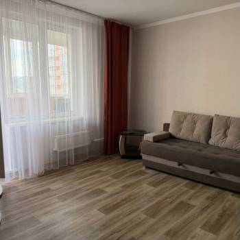 Сдается 1-комнатная квартира, 42 м²