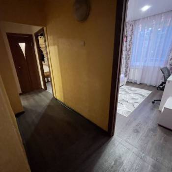 Продается Многокомнатная квартира, 84 м²