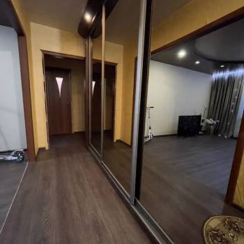 Продается Многокомнатная квартира, 84 м²
