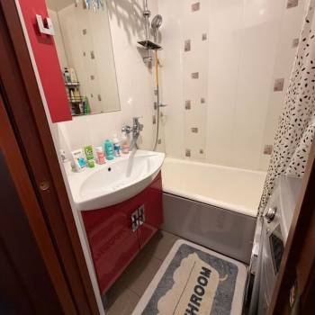 Продается Многокомнатная квартира, 84 м²
