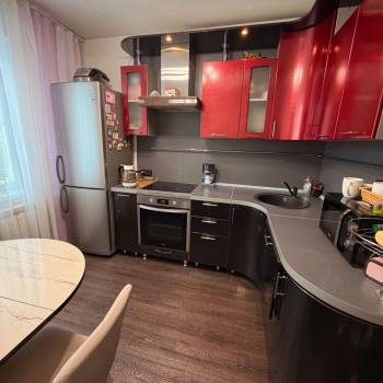 Продается Многокомнатная квартира, 84 м²
