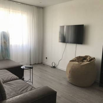 Продается 1-комнатная квартира, 42 м²
