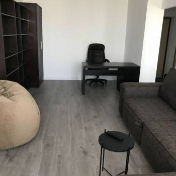 Продается 1-комнатная квартира, 42 м²