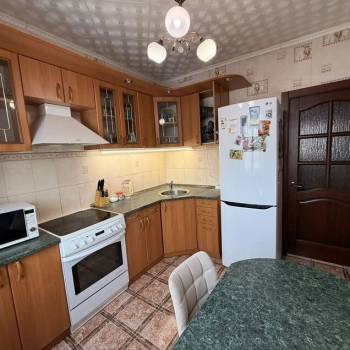 Продается Многокомнатная квартира, 84 м²