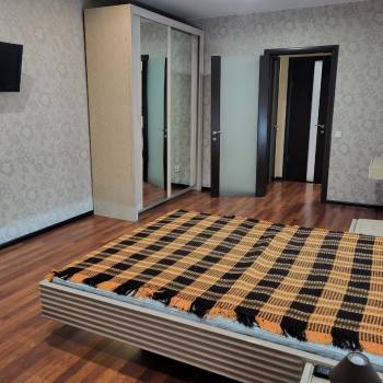 Сдается 2-х комнатная квартира, 80 м²