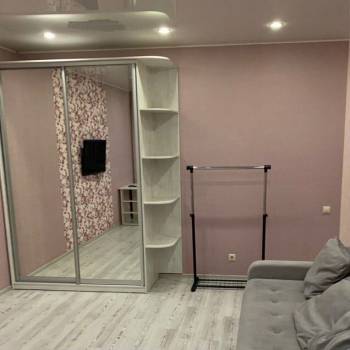 Продается 1-комнатная квартира, 32 м²