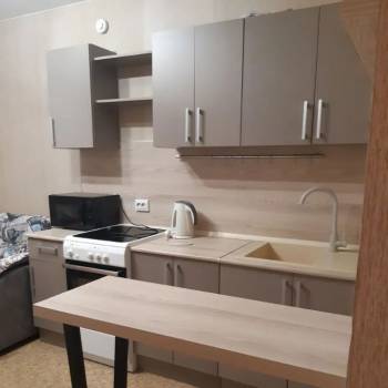 Продается 1-комнатная квартира, 42 м²