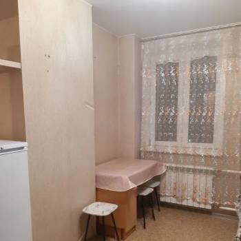 Продается 1-комнатная квартира, 42 м²