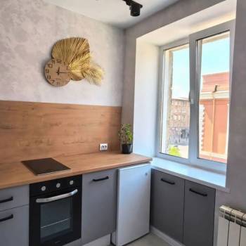 Продается 1-комнатная квартира, 28,4 м²