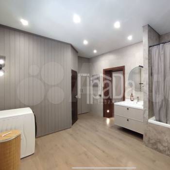 Продается 3-х комнатная квартира, 157,7 м²