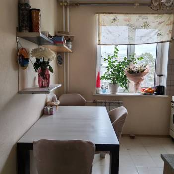 Продается Многокомнатная квартира, 83 м²