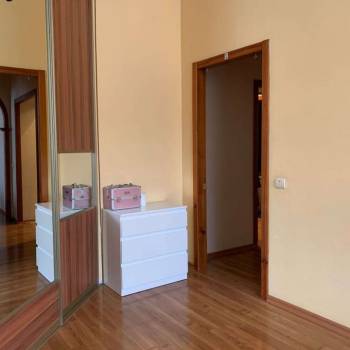 Продается Многокомнатная квартира, 120 м²