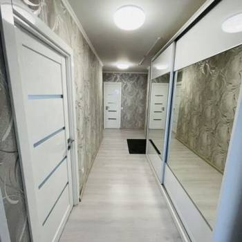 Сдается 2-х комнатная квартира, 77 м²