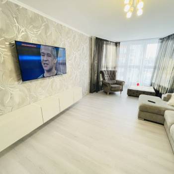 Сдается 2-х комнатная квартира, 77 м²