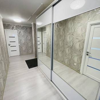 Сдается 2-х комнатная квартира, 77 м²