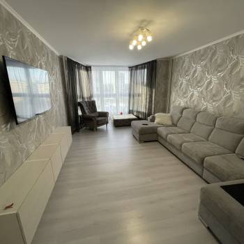 Сдается 2-х комнатная квартира, 77 м²