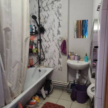 Продается Многокомнатная квартира, 69,3 м²