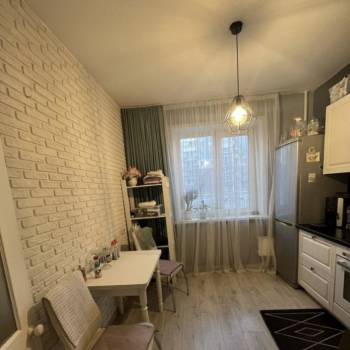 Сдается 1-комнатная квартира, 42 м²