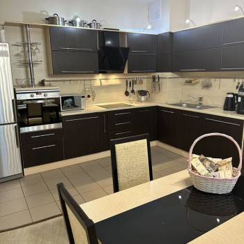 Сдается 2-х комнатная квартира, 90 м²