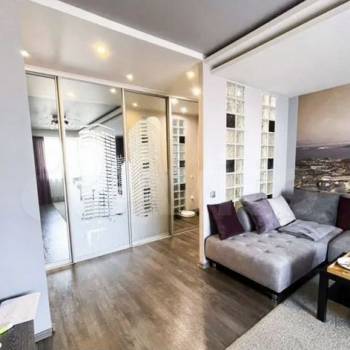 Продается Многокомнатная квартира, 82 м²