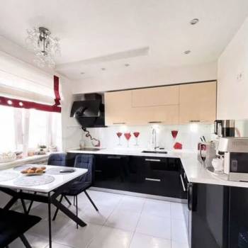 Продается Многокомнатная квартира, 82 м²