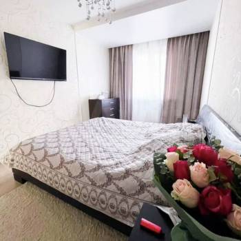 Продается Многокомнатная квартира, 82 м²