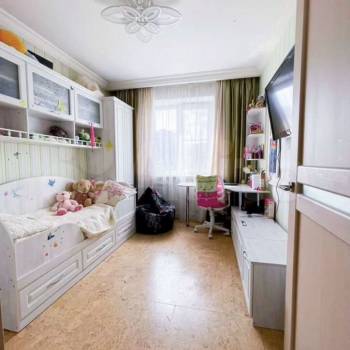 Продается Многокомнатная квартира, 82 м²