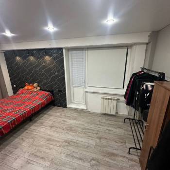 Продается 1-комнатная квартира, 35 м²