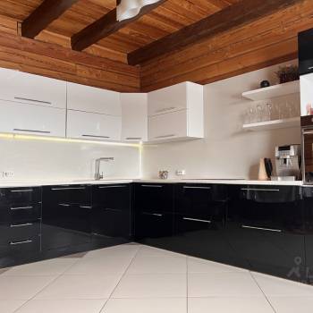 Продается Дом, 225 м²