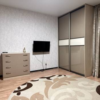 Сдается 1-комнатная квартира, 51 м²