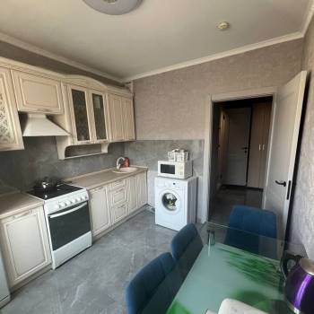 Продается 1-комнатная квартира, 39 м²