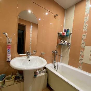 Продается Многокомнатная квартира, 82 м²