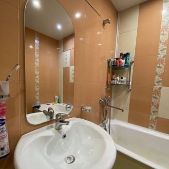 Продается Многокомнатная квартира, 82 м²