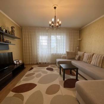 Продается Многокомнатная квартира, 82 м²