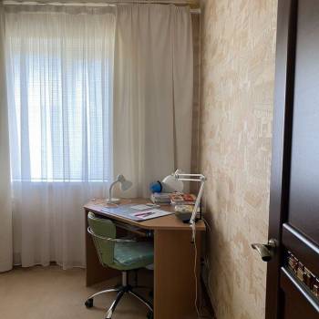Продается Многокомнатная квартира, 82 м²