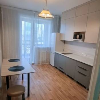 Сдается 1-комнатная квартира, 54 м²