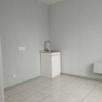 Продается 1-комнатная квартира, 40,6 м²