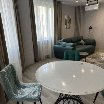 Сдается Многокомнатная квартира, 90 м²