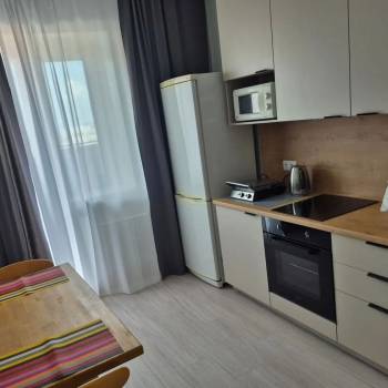 Сдается 1-комнатная квартира, 42 м²