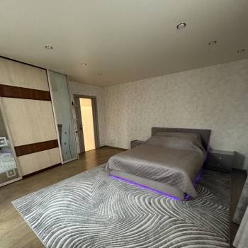 Сдается 2-х комнатная квартира, 70 м²