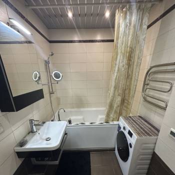 Сдается 2-х комнатная квартира, 70 м²