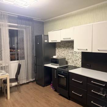 Сдается 1-комнатная квартира, 42 м²