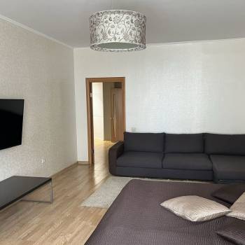 Продается 1-комнатная квартира, 67,4 м²