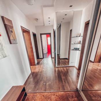Сдается Многокомнатная квартира, 100 м²