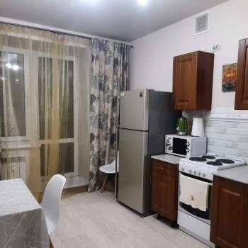 Продается 1-комнатная квартира, 38 м²