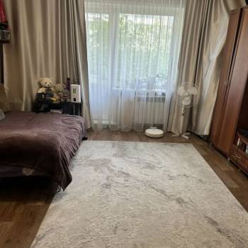 Продается 1-комнатная квартира, 37 м²