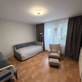 Продается 1-комнатная квартира, 40,6 м²