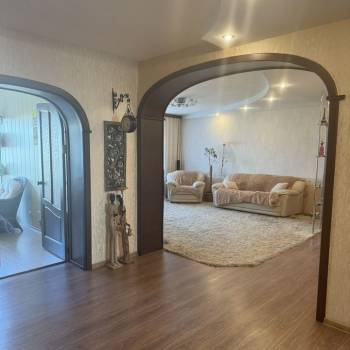 Продается Многокомнатная квартира, 138 м²